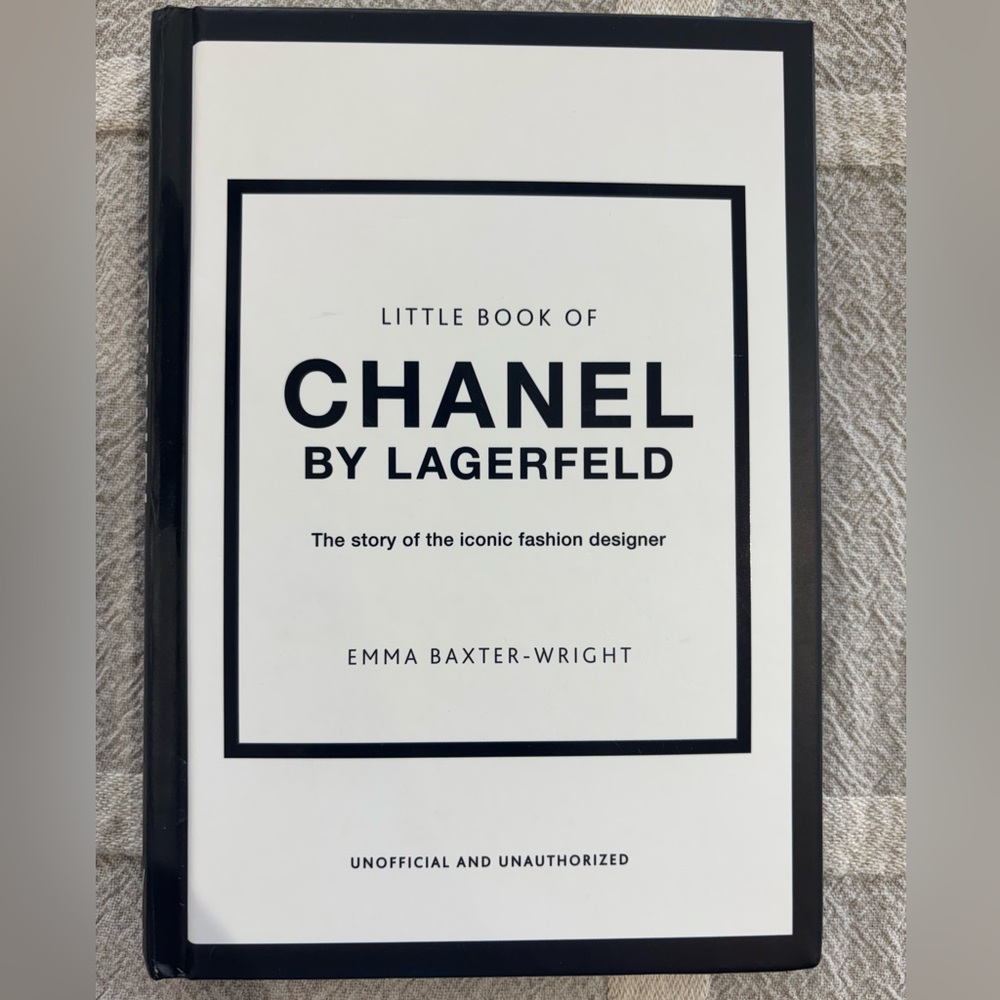 CHANEL Fashion Book Collection